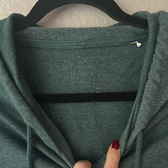 Green Hoodie with Patterned Pocket • Size XL - Picture 5 of 8